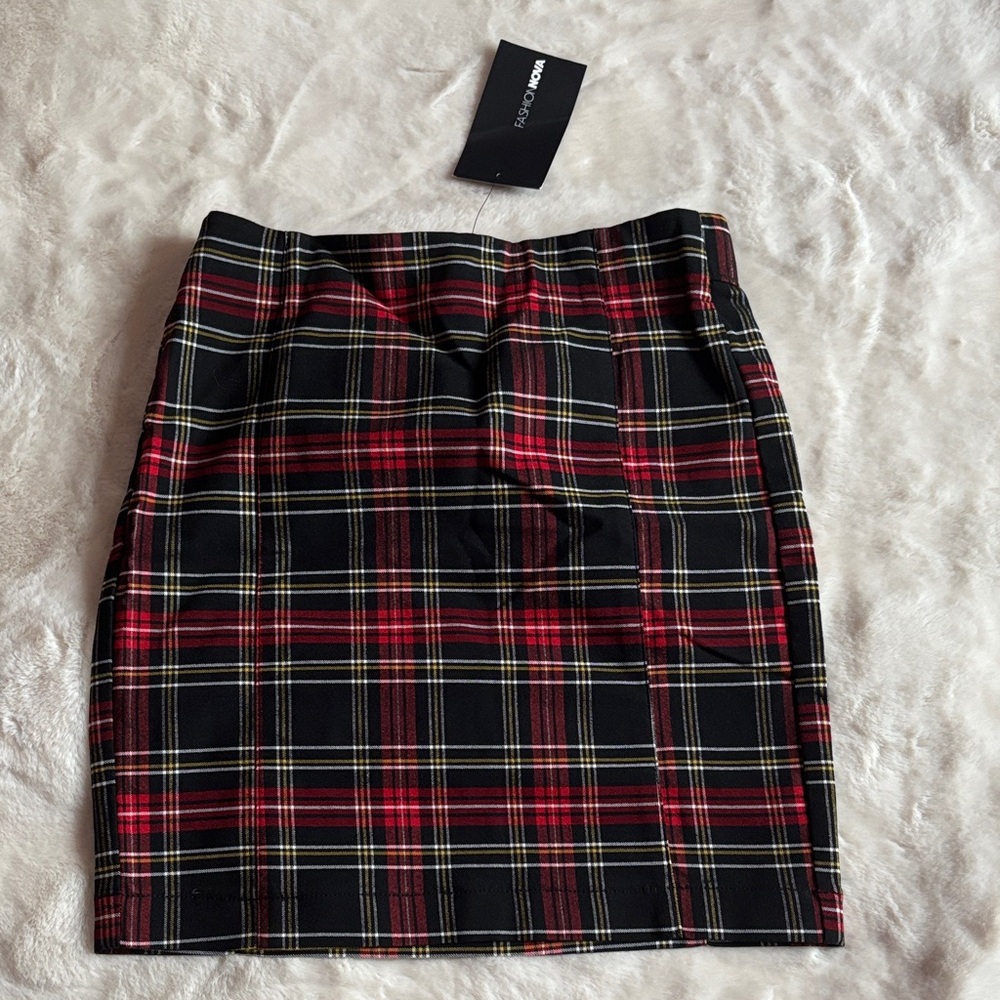 Fashion Nova Black and Red Plaid Pencil Skirt